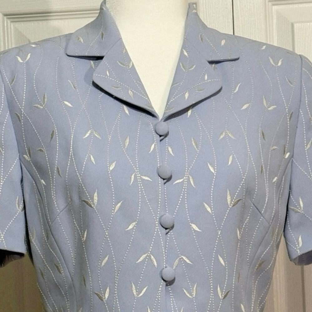 VTG Kasper ASL skirt suit, size 4. Beautiful pastel blue, tailored, embroidered - Picture 3 of 8